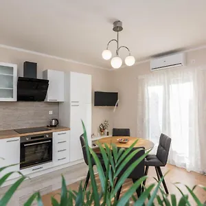 apartment-star-zadar.hotelinzadar.com/