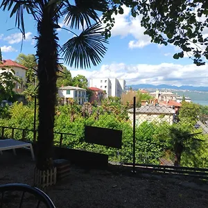 https://studio-luna.primorje-gorskikotar.com