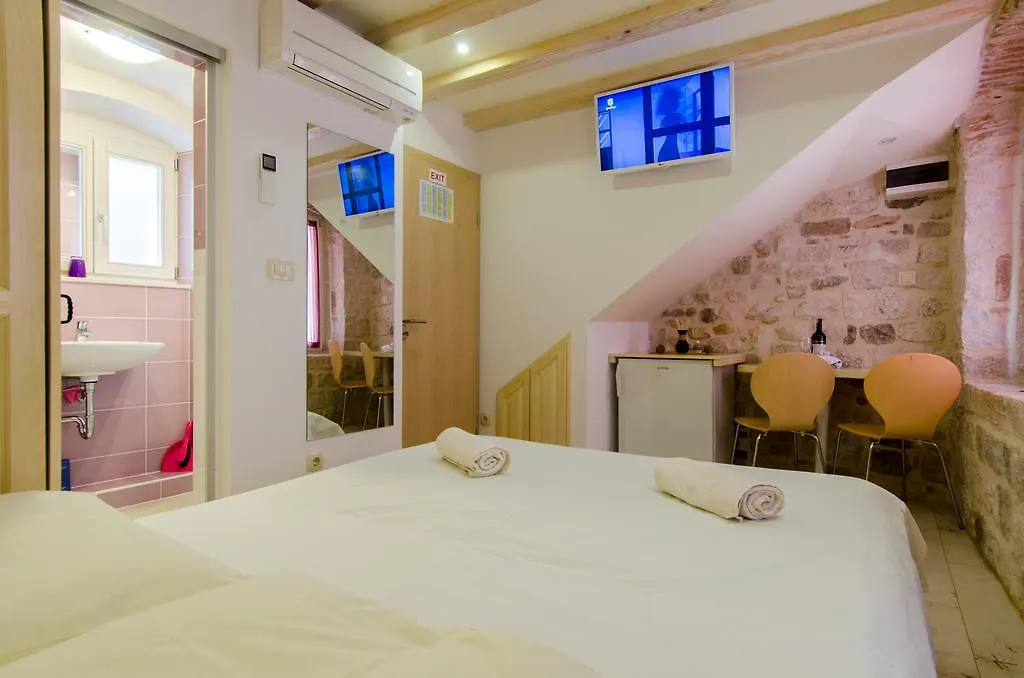 Apartments Kaja Trogir 0*,